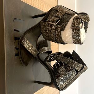 Tobi gold fleck high heel size 7 / 37